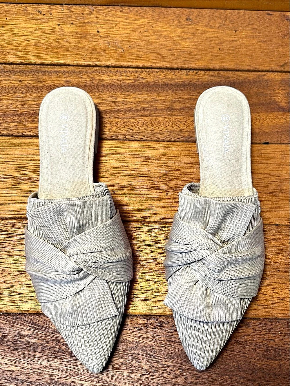 Vivaia Yaffa Pointed-Toe Knot Mule Beige US 8 (only worn indoor)
